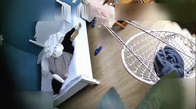 今日最新酒店偷拍3-19！ 一對大學情侶 妹子看著很文靜，實則是個淫蕩的蕩婦淫娃