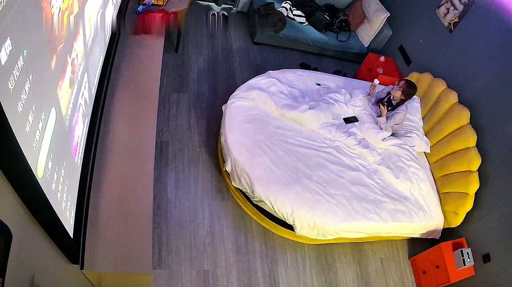 新流出酒店高清台偷拍淫蕩大學生 JK短裙眼鏡反差女和性慾旺盛男友