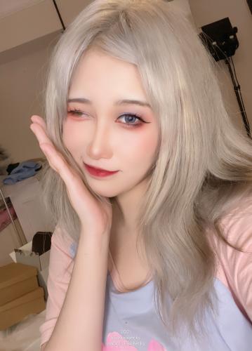 [Cosplay] 贝贝琪Becky 辣妹进化史 [41P-171MB]