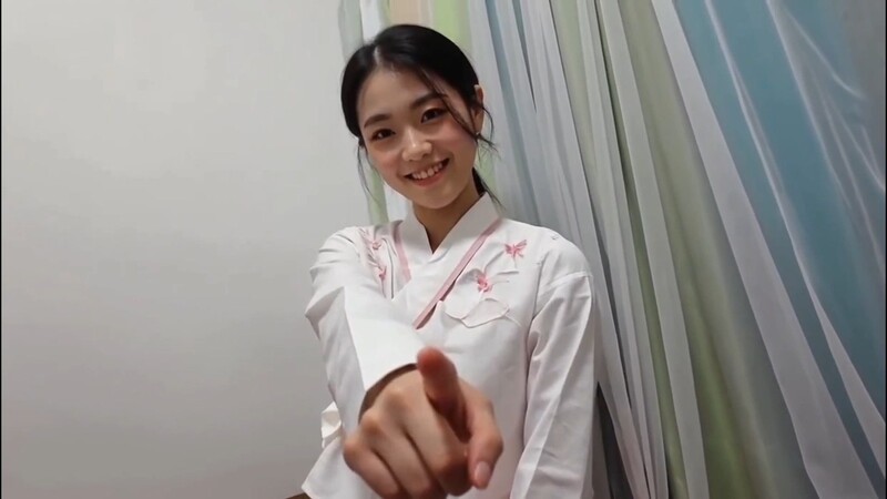 【露臉嫩妹】叔叔我成年了 – 同學妹妹用身體抵債 年輕的妹子就是嫩