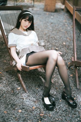 [Cosplay] 面饼仙儿 黑丝露营JK [40P-499MB]