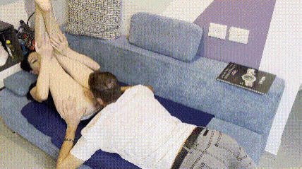 韻味熟女大姐身材豐滿皮膚白皙在家沙發被帥氣大洋吊義子舔穴無套輸出無毛肥穴 口爆顏射