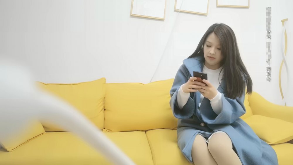 【AI增強】20201021_[原版]小陳頭星選_深夜場圓圓臉知性大美女，鏡頭前賣力口交，上位騎坐對著觀眾自己動