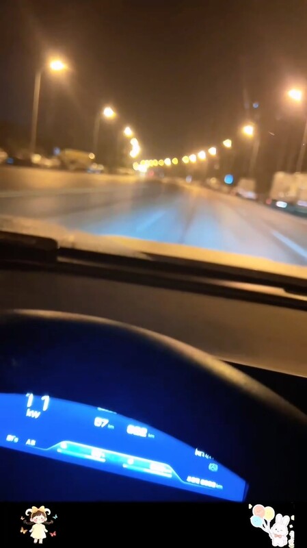 接女兒下班回家在馬路邊操 被卡友司機瞧見端倪 暴露中后入抽插 內射癱軟小穴失禁了[MP4/177MB]