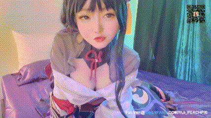 漂亮美眉Yui Peachpie 身材嬌cos原神雷將軍舔穴噴小哥一臉讓你喝她的陰道汁液 內射小白虎粉穴