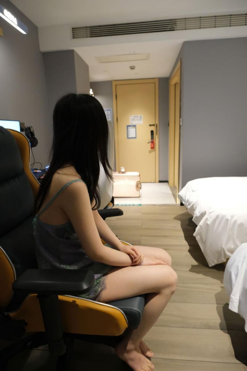 酒店裡的良家小妹子[68P]