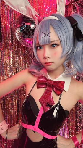 [Cosplay] Maou Mo – Rabbit Miku