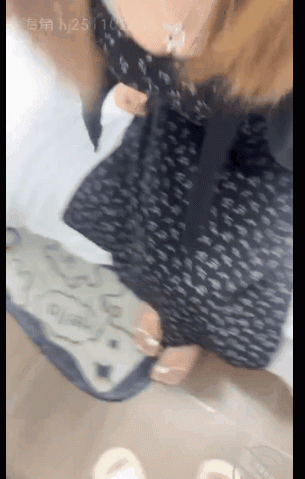 海角【奶子即正義】新作！ 勾搭一陣子 終於拿下非常嫩的又豐滿性感的足浴店前臺小妹，私處飽滿 一線粉嫩逼！ 真實靦腆叫床