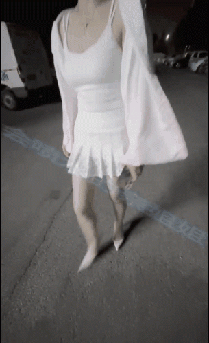 會噴水親姐姐帶姐姐去吃火鍋讓她真空出門被刺激的美穴泛濫成災吃完飯再檯球廳把姐姐按在桌子上暴力插入