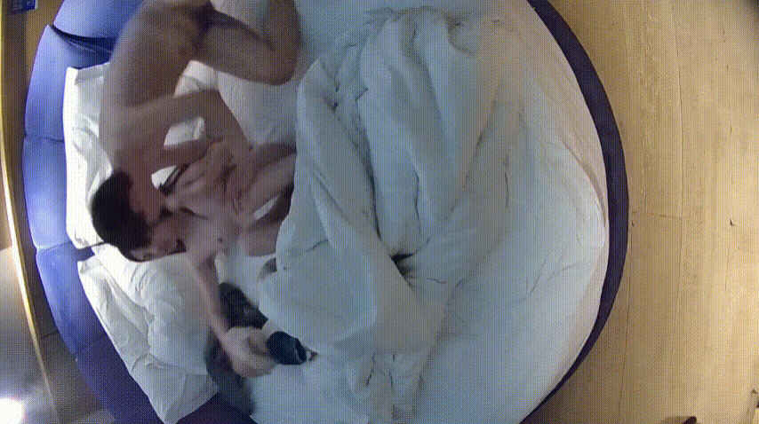 情趣台11-16 非常漂亮長髮美女跟男朋友開房操 真是膚白貌美大長腿 還會口交 被男朋友壓在身上猛操