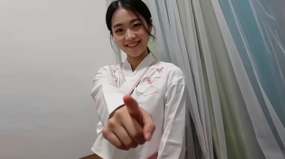 【露臉嫩妹】叔叔我成年了 - 同學妹妹用身體抵債 年輕的妹子就是嫩 一碰就出水裹緊肉棒無比濕滑 后入夾著無套內射