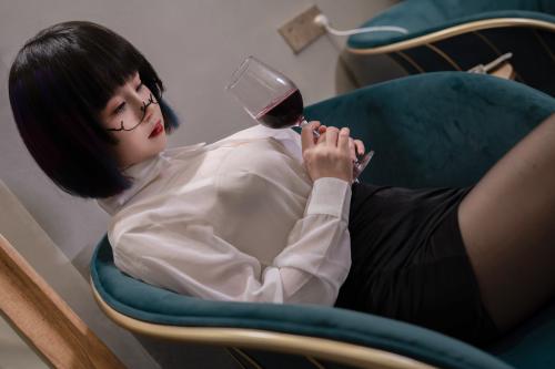 [Cosplay] 晕崽Zz 迷情小