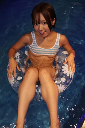 [Fantia] Anju Kouzuki 香月杏珠 – Micro Bikini Pool 2025 september
