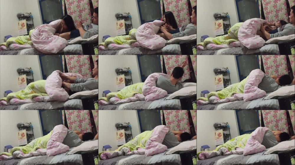 ⚫️ 貴在真實，熱戀情侶出租房性愛露臉自拍，一身腱子肉小夥把長髮女友床上肏到床下，很生猛啊