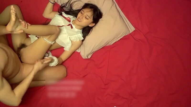 大神貓先生新作 重金拿下18歲清純靚妹穿上性感情趣內衣口爆各種姿勢打樁