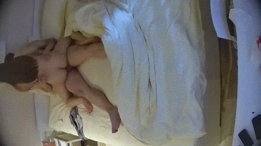 民宿酒店 11-15 小姐姐身材微胖好極品 女上時後背和屁股太漂亮了 被男人把嘴當逼插 還站起來後入