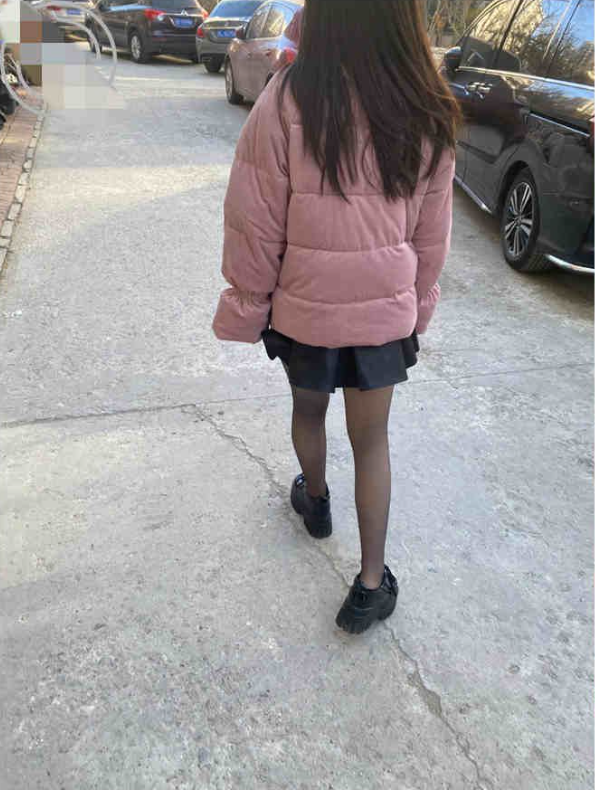 外站博主（隔壁老王約妹）操嫩妹-2位06年的妹子