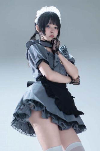 [Cosplay] 清水凪 手提箱与灰色女仆 [80P-1.67GB]