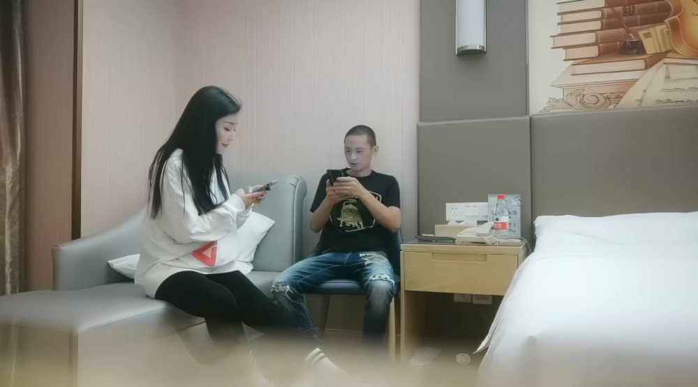 【AI增強】利哥探花經典作之瑜伽褲黑絲極品大長腿1006僅一場高顏長腿小騷雞高跟黑絲猛操逼聽譯字幕