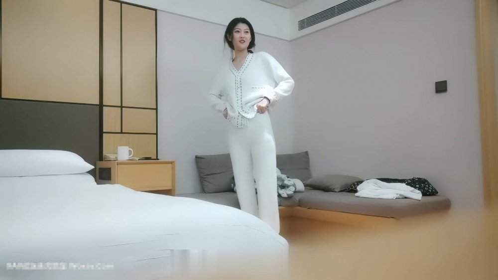 利哥探花 180清冷女神第一場[MP4/1040MB]