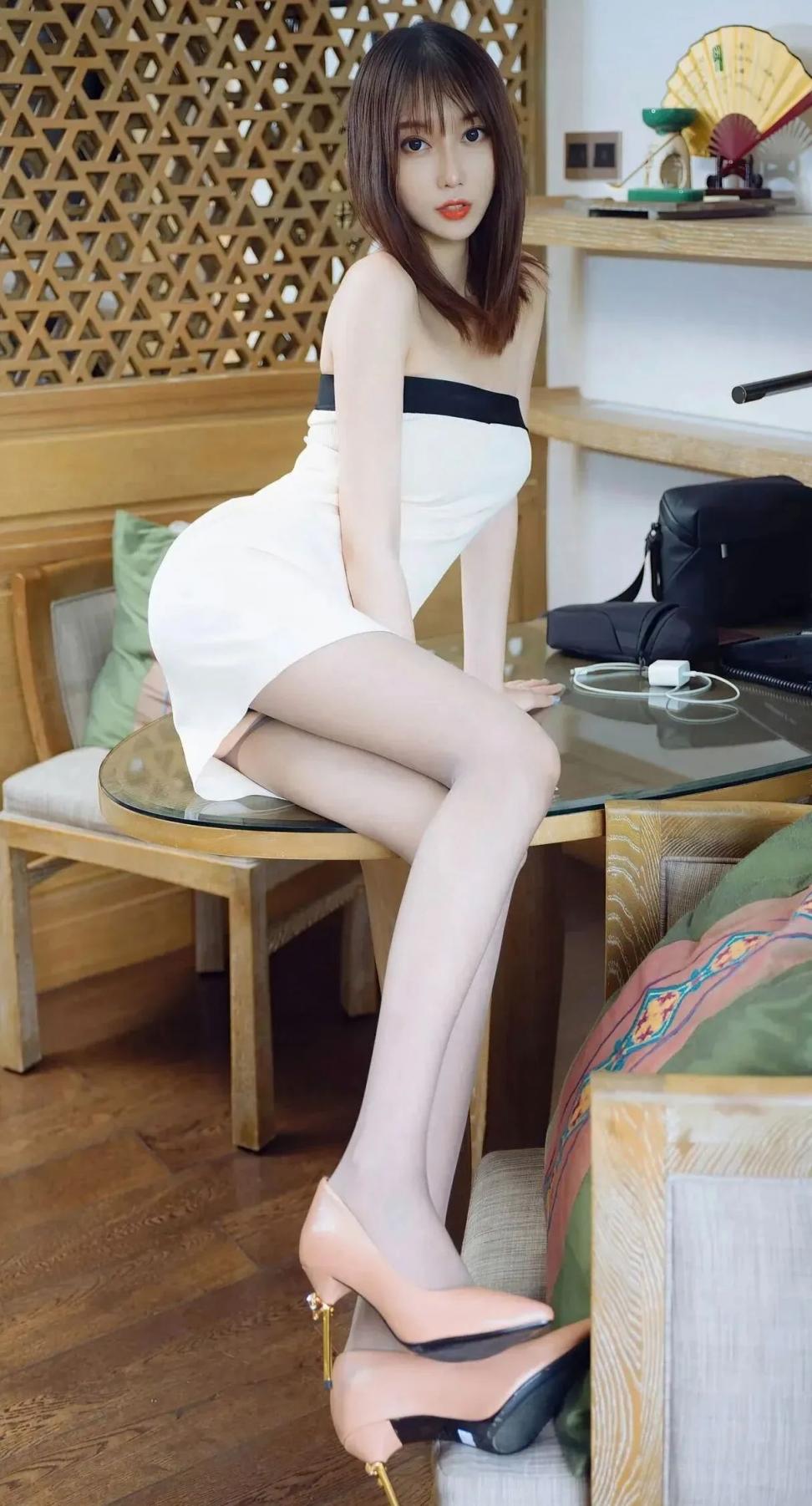 黑絲大長腿，誰看誰迷糊[55P]