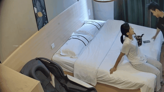 新流出安防酒店高清偷拍絕美校園女神趕在零點前和男友盡情釋放9月最佳