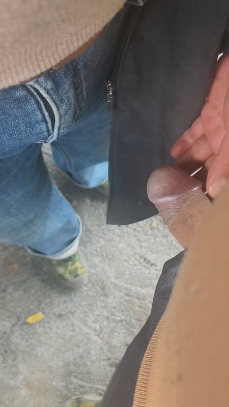 【精品亂倫】農村巨乳母子 - 勞累的養殖場生活 閒暇之餘在狗舍邊做愛放鬆 趴牆后入像母狗一樣呻吟 內射滾燙的精液