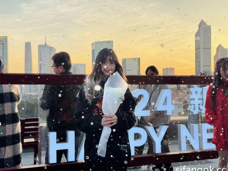 【原檔洩密】，20歲學生妹，露臉反差，極品粉穴太難得了，和男友啪啪做愛全程，佳作必看！