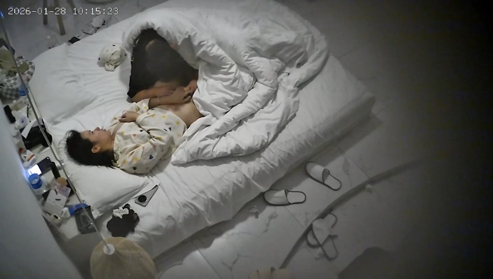 2026-1-28酒店偷拍 翹臀白嫩小少婦被后入打樁