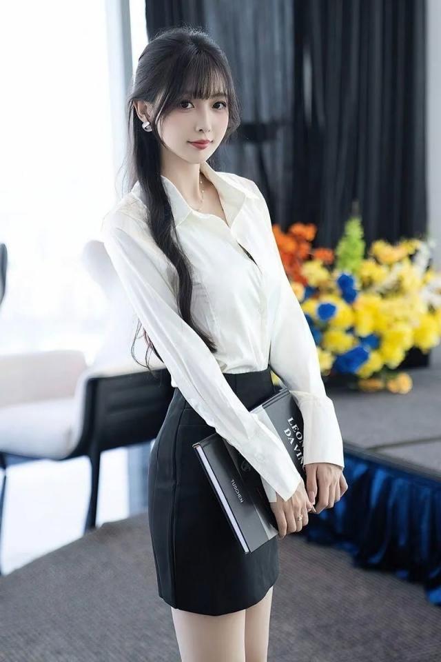 職場美女黑色包臀裙甜美寫真[38P]