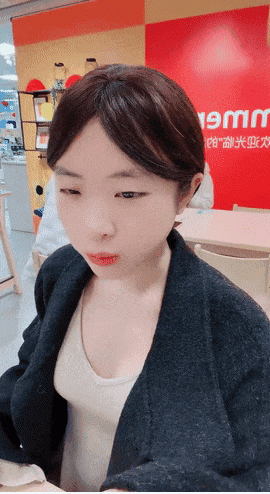 大三學生妹的一天【柚子】白天商場閒逛，和炮友相約，來一場刺激的，到廁所後入，緊張刺激爽炸