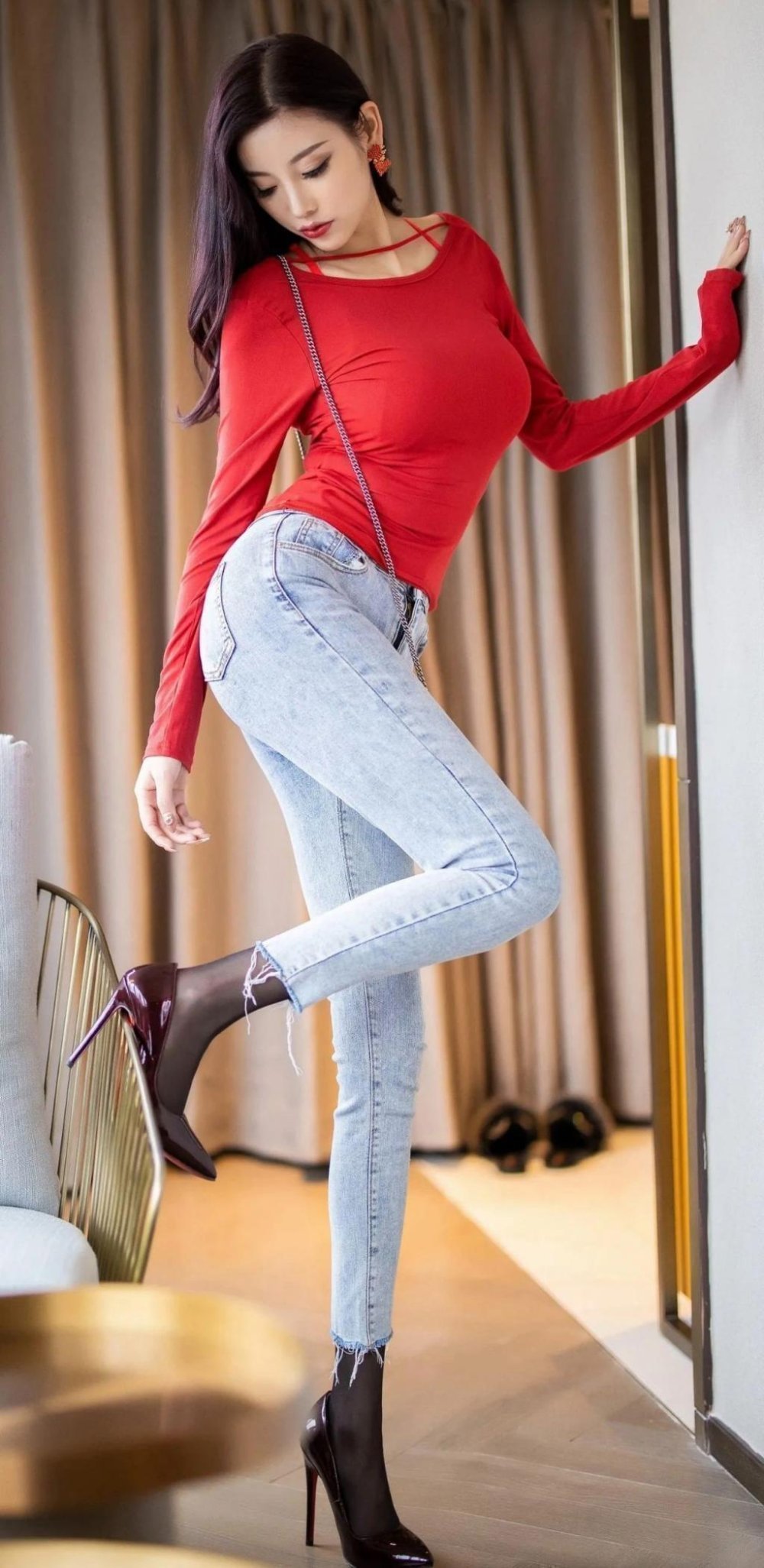 緊身衣包臀裙，滿屏大長腿[86P]