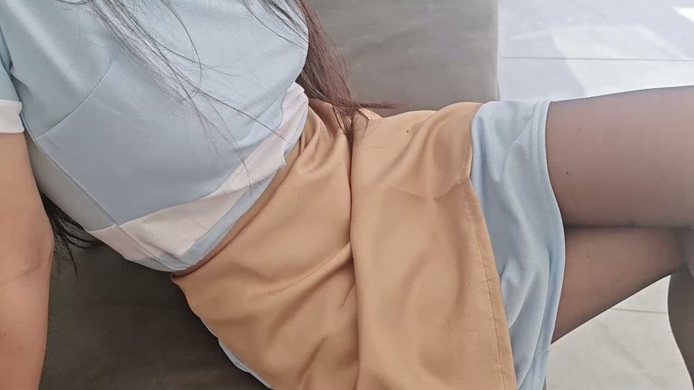 精品亂倫綠母少年 - 最近去好利來兼職的騷媽 在家被撕裂黑絲爆操嫩穴 開檔真空夾著精液去上班 待有緣人取精