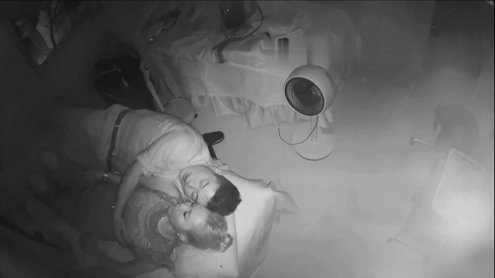 駭客破解美容院監控攝像頭偷拍老闆娘給熟客口交后前後草一遍