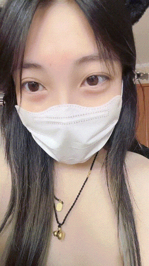 【18歲女孩】超萌小蘿莉！_絲襪蜜桃臀道具自流白漿！1