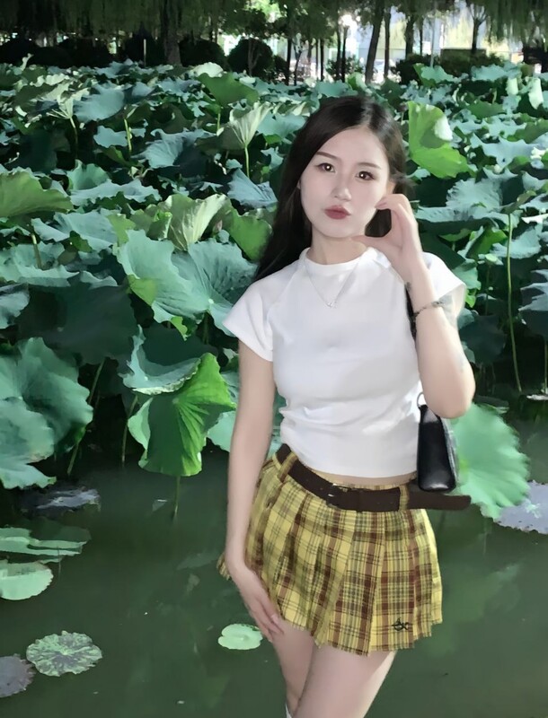 雲盤高質露臉洩密！ 南陽師範學院美女【徐悅涵】不健康自拍無水完整版視圖流出，人瘦奶大究極反差母狗