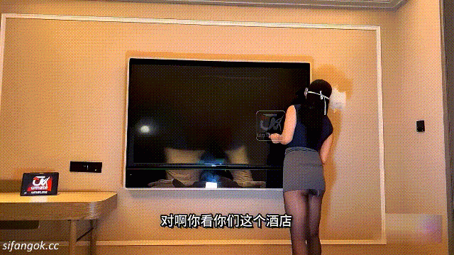 黑絲長腿蝴蝶穴女神【LISA姐姐】劇情作品，強上酒店服務員被操舒服了會主動騎在肉棒上榨汁