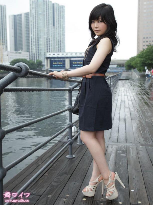 423 湧井 由奈 Yuna Wakui 池內みわ [27P]