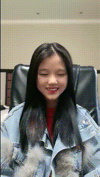 深夜爆艹清純05后小蘿lo莉，小茓還沒幾根毛，整個J8全根插入，慢慢抽送害怕太疼