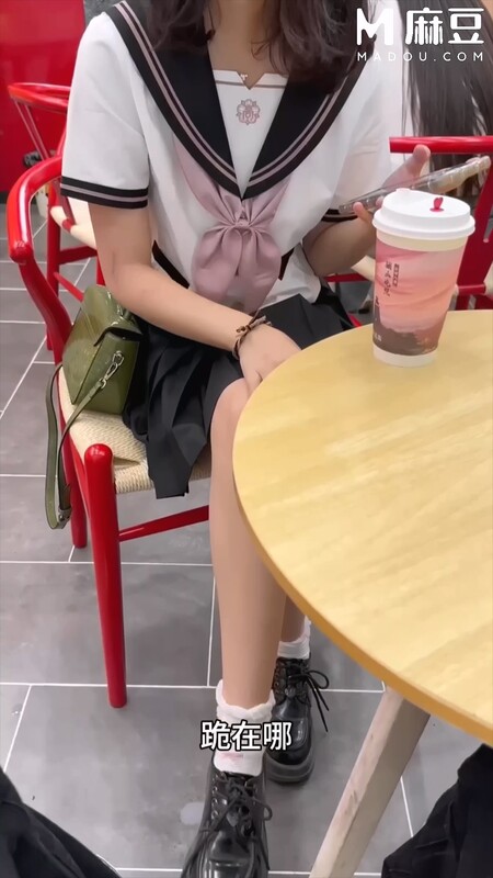 【精品獵艷】小呂布 - 帶很有氣質的水手服學妹喝奶茶 開房操逼玩具弄的癢透了 對話很有趣 想要高潮~快一點忘我呻吟