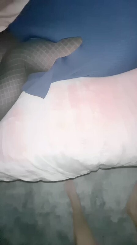 醉酒的小姨子被偷姦 長裙蜜臀美穴後入抽插 濕漉漉的小穴又爽又暈 內射精液後逃跑[MP4/496MB]