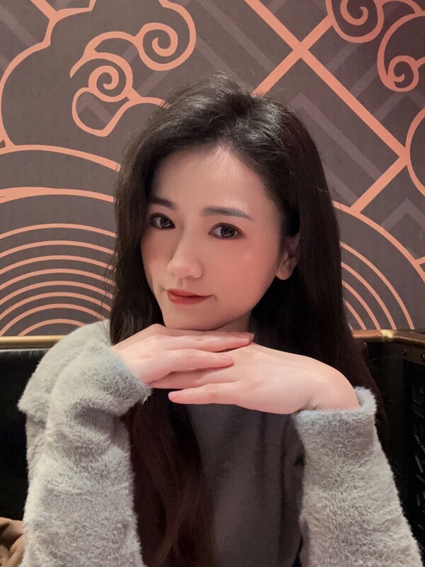 雲盤高質露臉洩密！ 明星級美女私下極度反差，筷子腿絲足交高潮臉