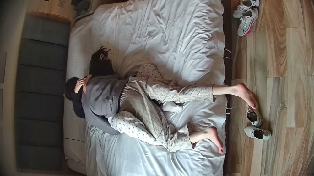 酒店偷拍白月光級別女孩晚上沒課鐘點被帶出來操穴