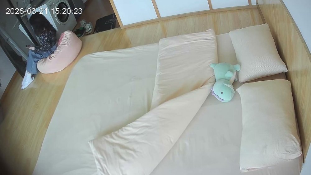 酒店針孔偷拍白嫩甜美小學妹和精瘦男友的激情週末~連乾三炮~無套內射