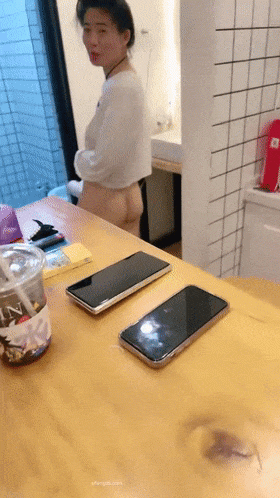 良家人妻欲求不滿小少婦，素顏出鏡，是個大美女，家中被老公無套內射