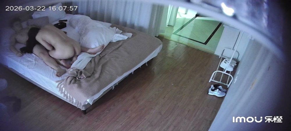 2026-3-22酒店偷拍 鐘點房被操穴的長裙女孩