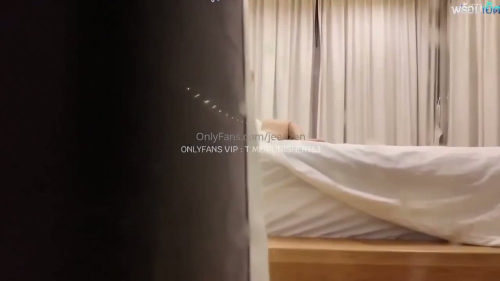 青春巨乳美眉Jeenzen 身材豐滿紫薇小穴 乳交深喉吃雞 撅著大屁屁被胖哥無套爆菊花 內射屁穴