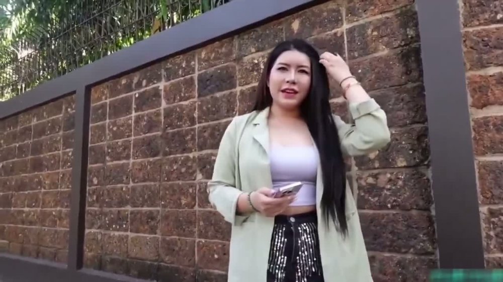 漂亮大奶少婦 身材豐滿大肥臀 開房約操大洋吊無毛肥穴被各種抽插 口爆顏射一臉精液