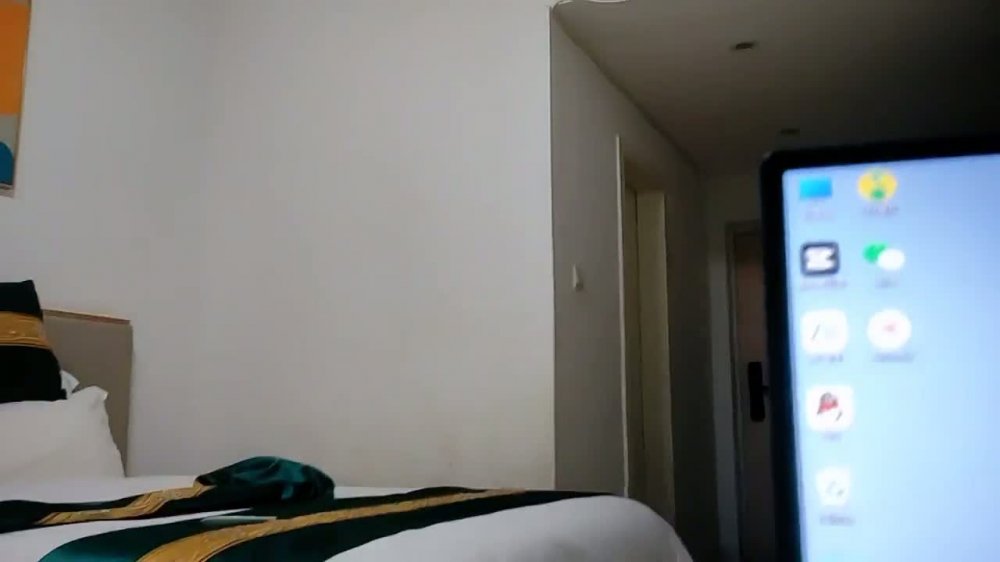 騷男探花蜜糖少女連續兩天小旅館約炮白嫩少女和騷小美女