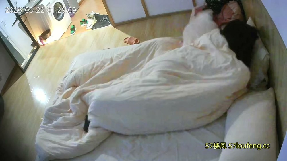 酒店針孔偷拍白嫩甜美小學妹和精瘦男友的激情週末~加乾三炮~後續篇